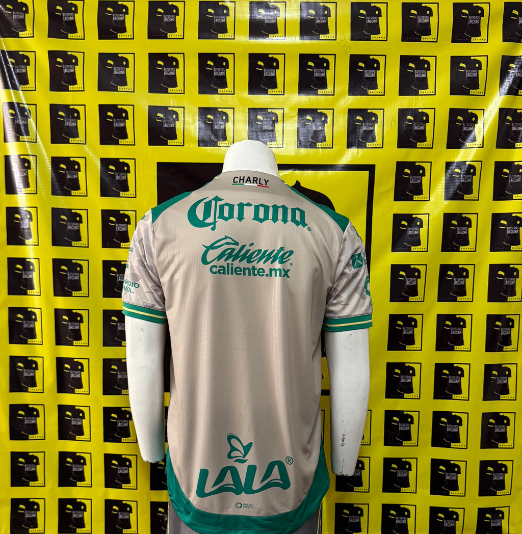 Jersey visita Santos Laguna 25/26