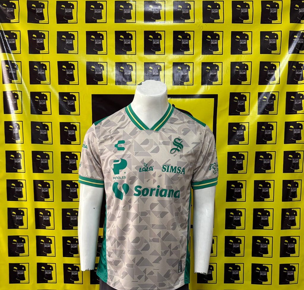 Jersey visita Santos Laguna 25/26